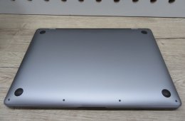 Apple MacBook Pro 13” (2020, M1) – Retina 2560×1600, akár 17 óra – 16 GB RAM – 1 TB SSD – Használt, szép állapot – 312 ciklus / 83% akku – 3 hónap garancia