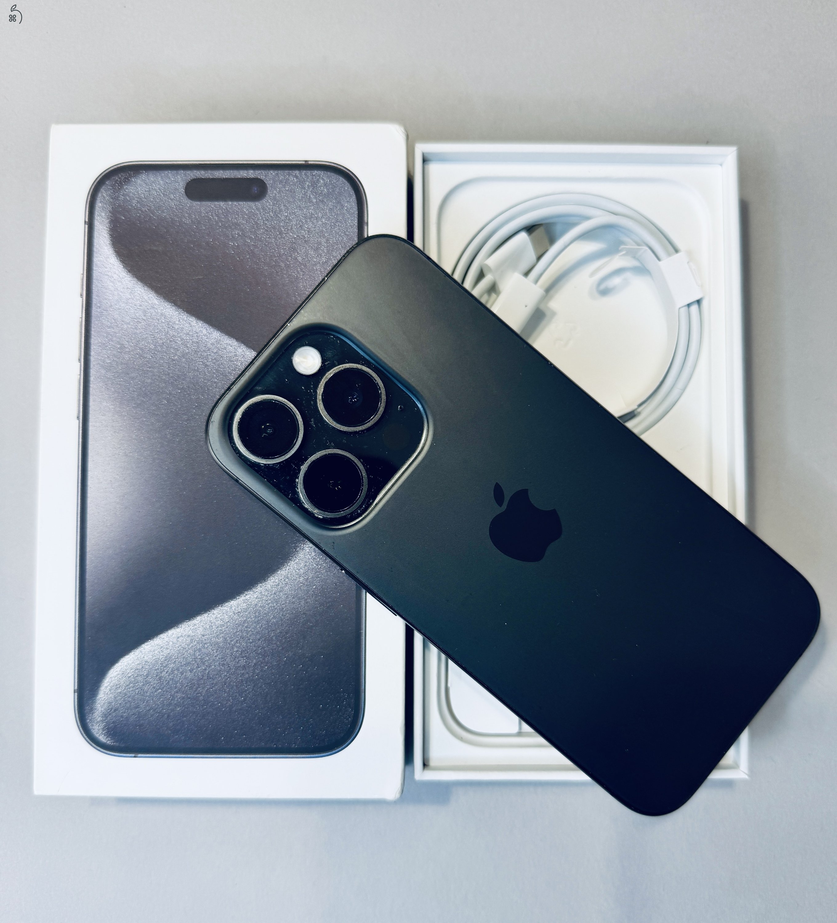 iPhone 15 Pro 256 GB (SpaceGrey) makulátlan állapotban, eredeti dobozában, tartozékokkal + AJÁNDÉK Magsafe tok