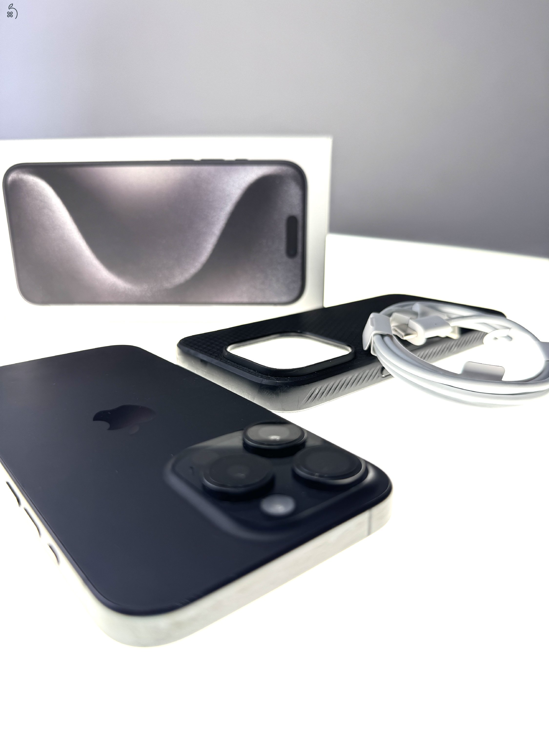 iPhone 15 Pro 256 GB (SpaceGrey) makulátlan állapotban, eredeti dobozában, tartozékokkal + AJÁNDÉK Magsafe tok