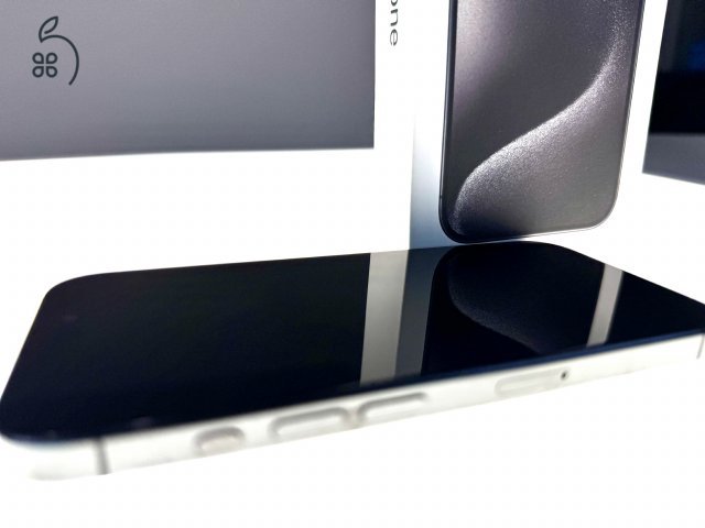 iPhone 15 Pro 256 GB (SpaceGrey) makulátlan állapotban, eredeti dobozában, tartozékokkal + AJÁNDÉK Magsafe tok