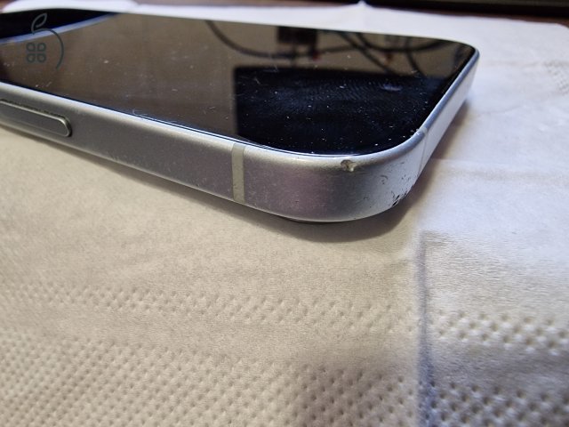 iPhone 15 128GB 85%akku (One-os függő)