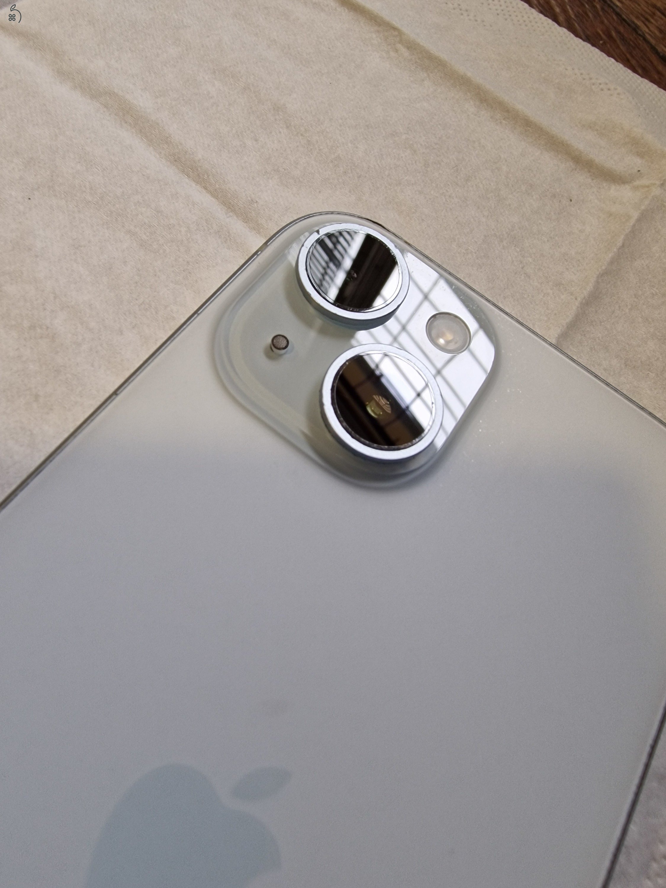 iPhone 15 128GB 85%akku (One-os függő)