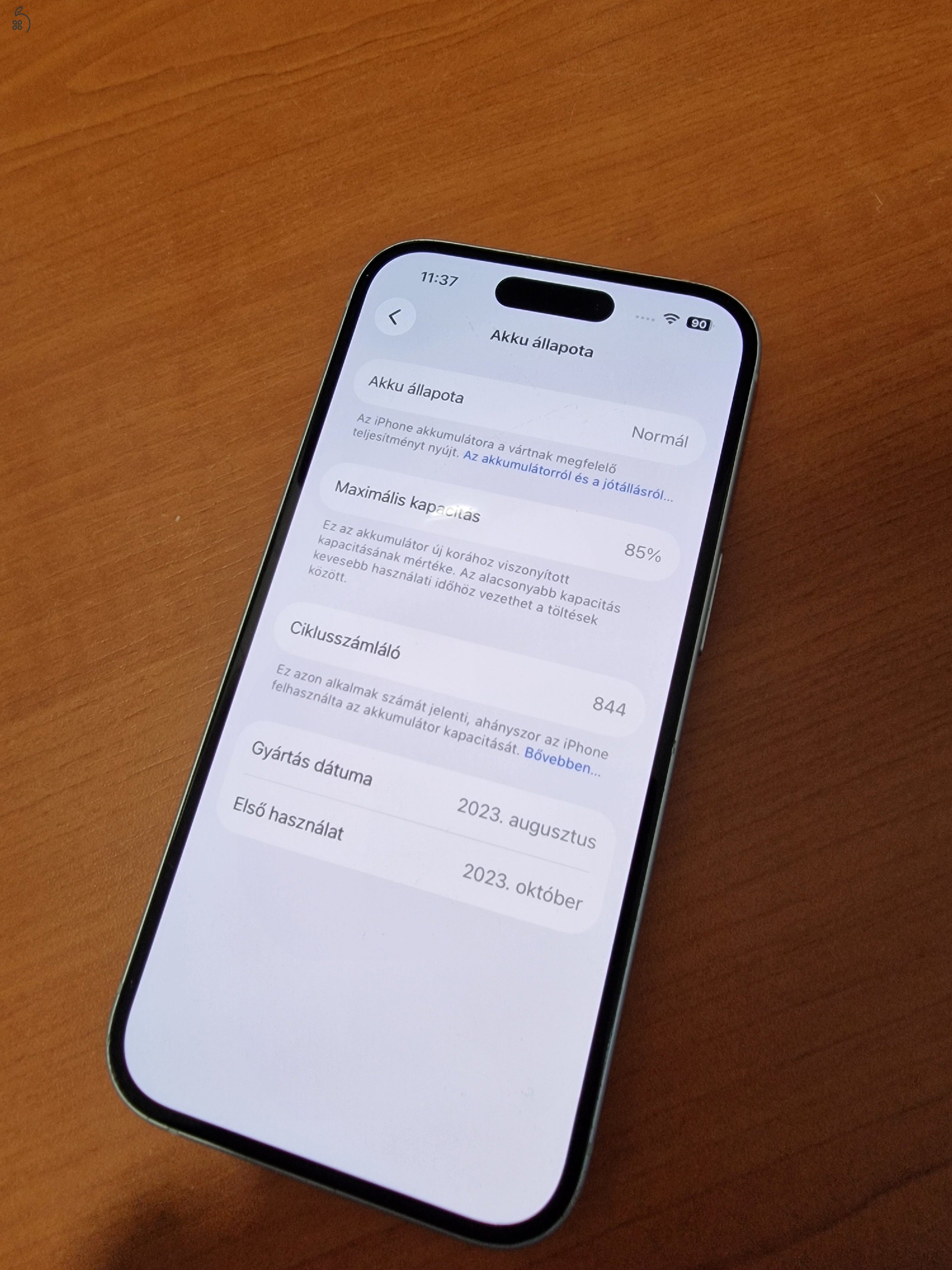 iPhone 15 128GB 85%akku (One-os függő)