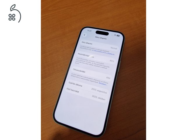 iPhone 15 128GB 85%akku (One-os függő)