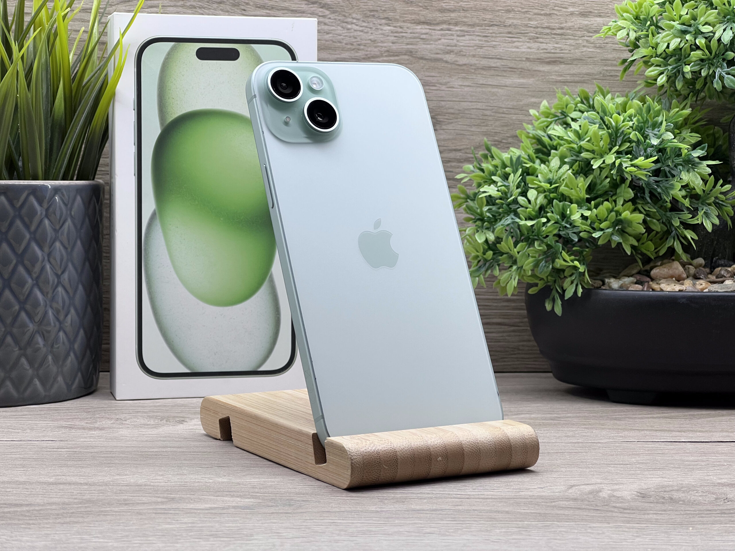 iPhone 15 Plus Green 256GB 2 ÉV Garanciával Számlával 94% Akku