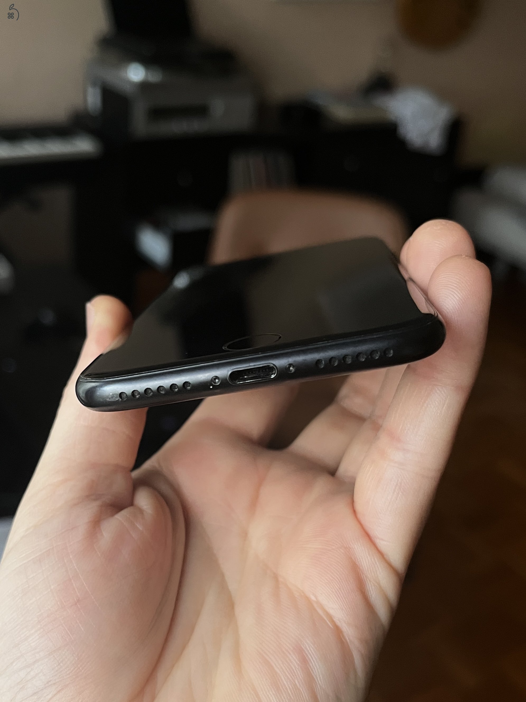 iPhone 7 32GB fekete független szép állapotban (79% akku)