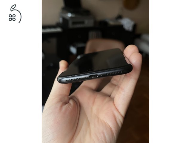 iPhone 7 32GB fekete független szép állapotban (79% akku)
