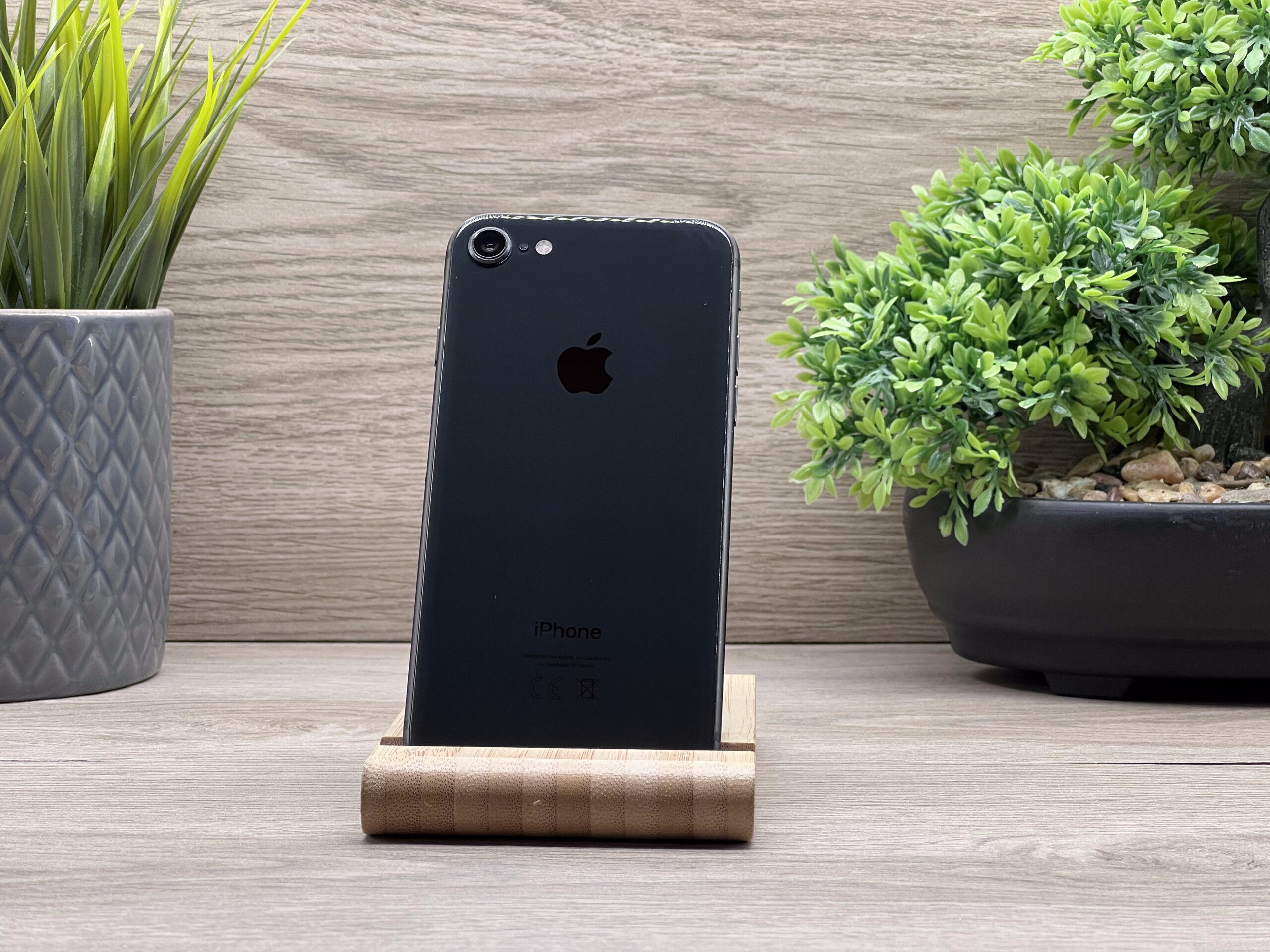 iPhone 8 Space Gray 64GB 2 ÉV Garanciával Számlával 100% Akku