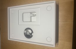 MacBook Air M2 / 8GB / 256GB SSD / Magyar / Astro szürke