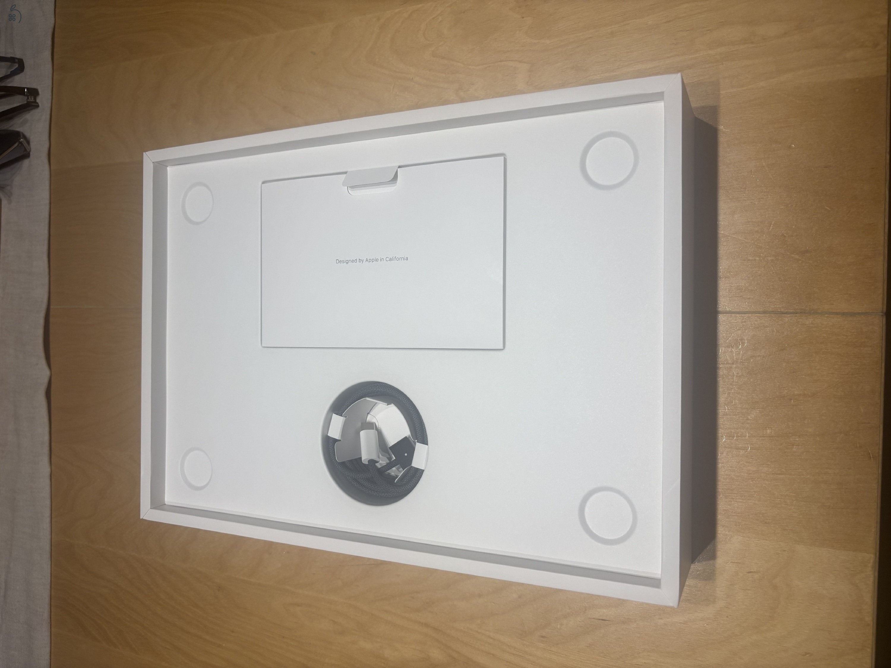 MacBook Air M2 / 8GB / 256GB SSD / Magyar / Astro szürke