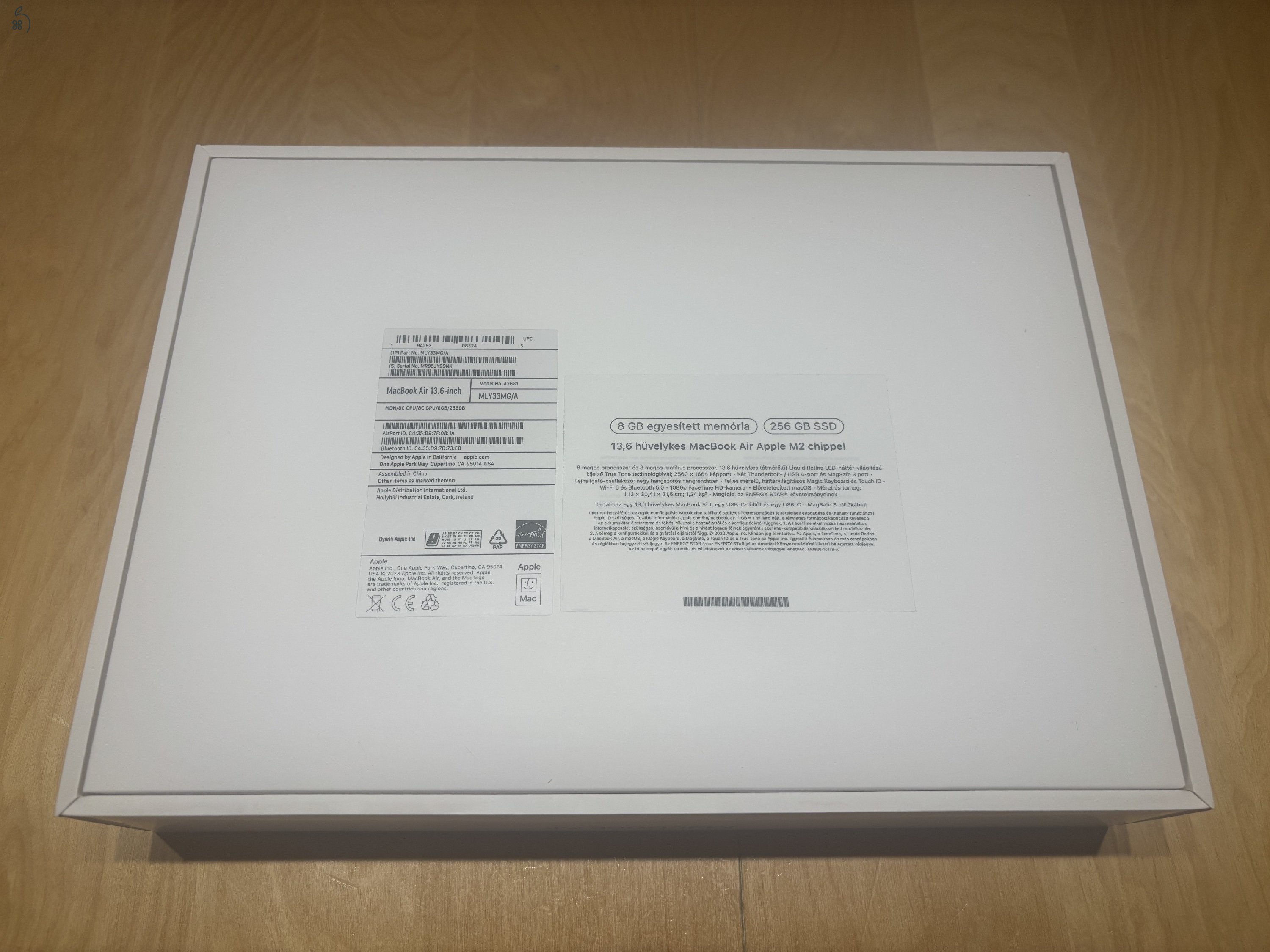 MacBook Air M2 / 8GB / 256GB SSD / Magyar / Astro szürke