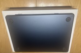 MacBook Air M2 / 8GB / 256GB SSD / Magyar / Astro szürke