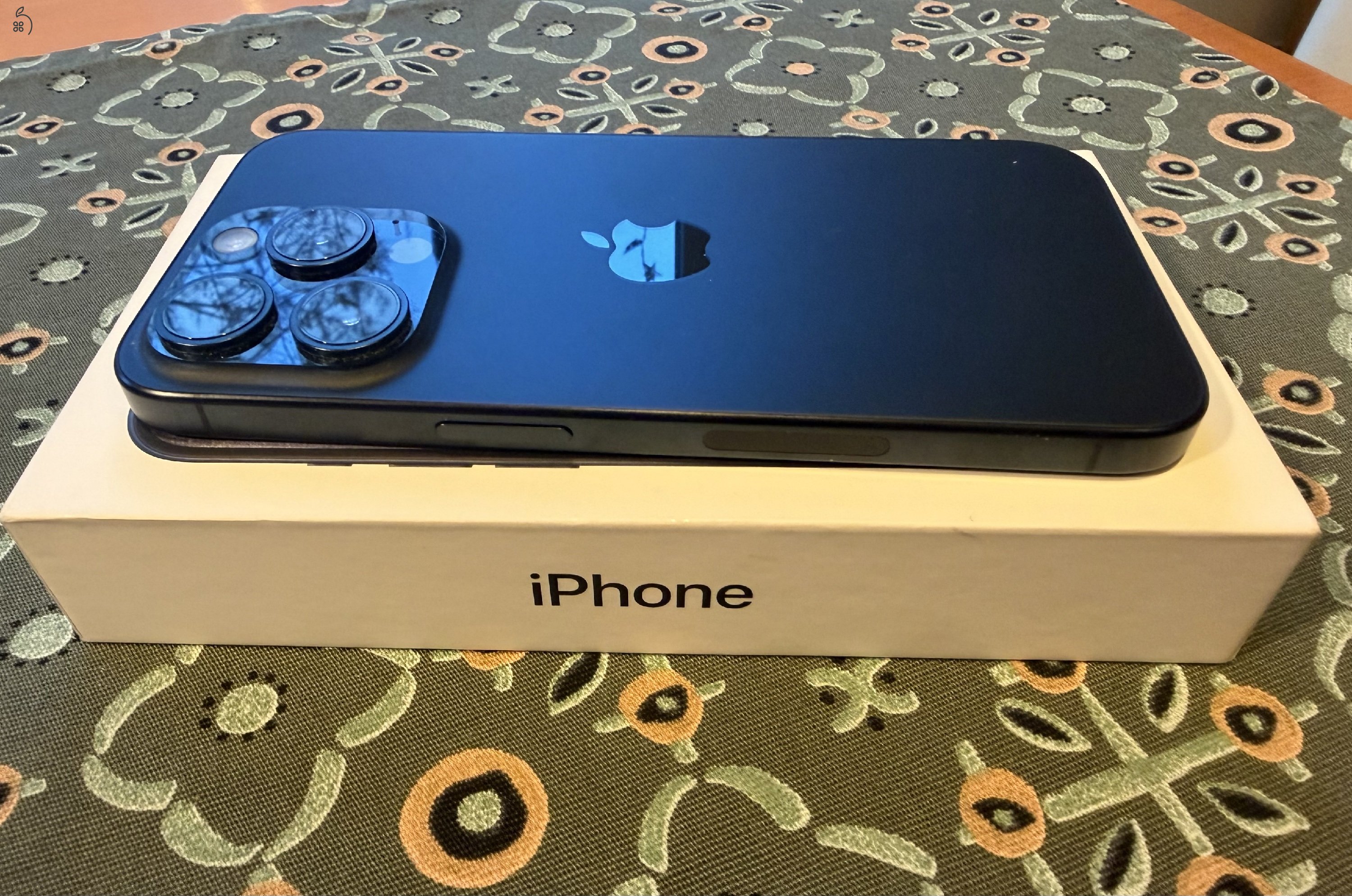 Karcmentes iPhone 15 Pro 256 GB blue magánszemélytől eladó