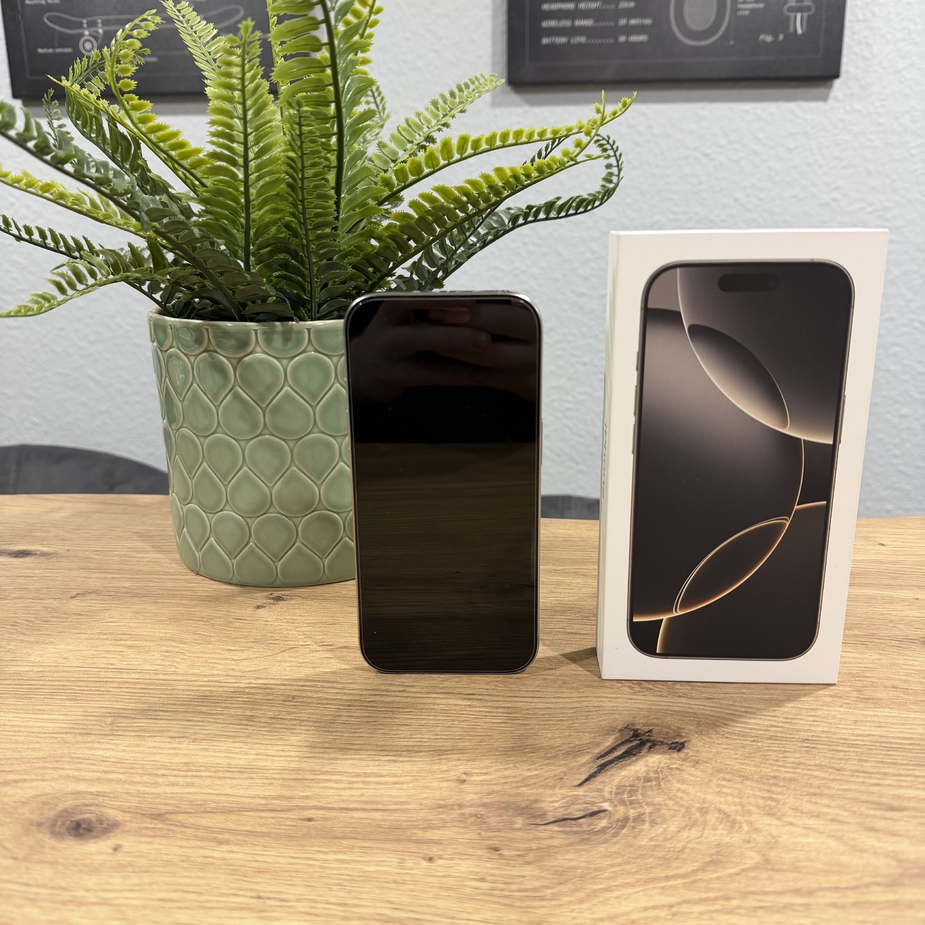 Apple iPhone 16 Pro - Natural Titanium - 128GB