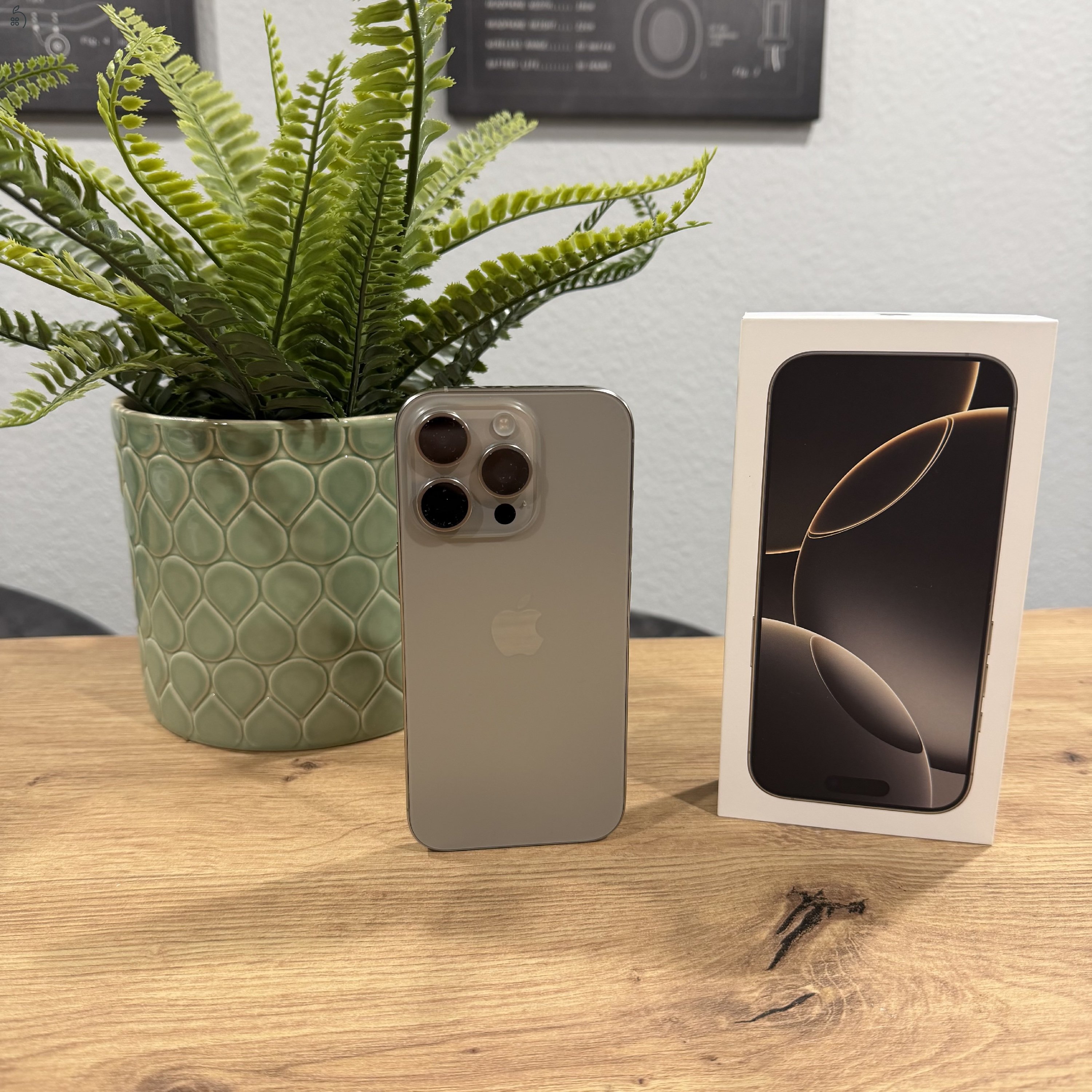 Apple iPhone 16 Pro - Natural Titanium - 128GB