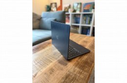  Apple MacBook Air M3 (2024) / 256GB SSD / midnight éjfekete / magyar – 133 megtekintés 