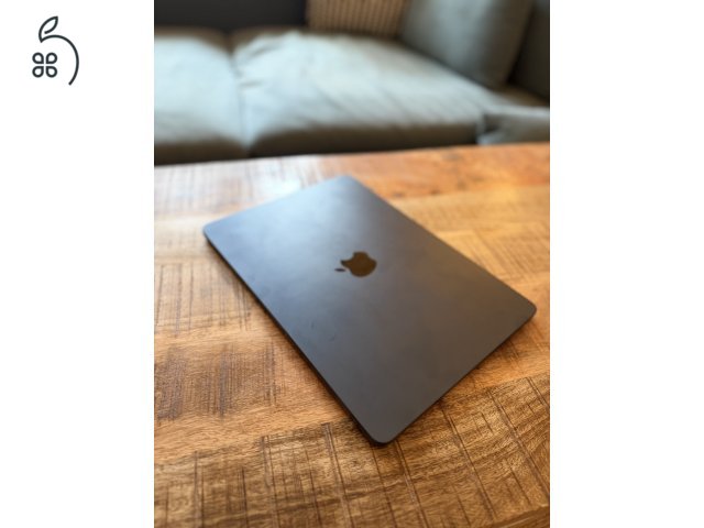  Apple MacBook Air M3 (2024) / 256GB SSD / midnight éjfekete / magyar – 133 megtekintés 