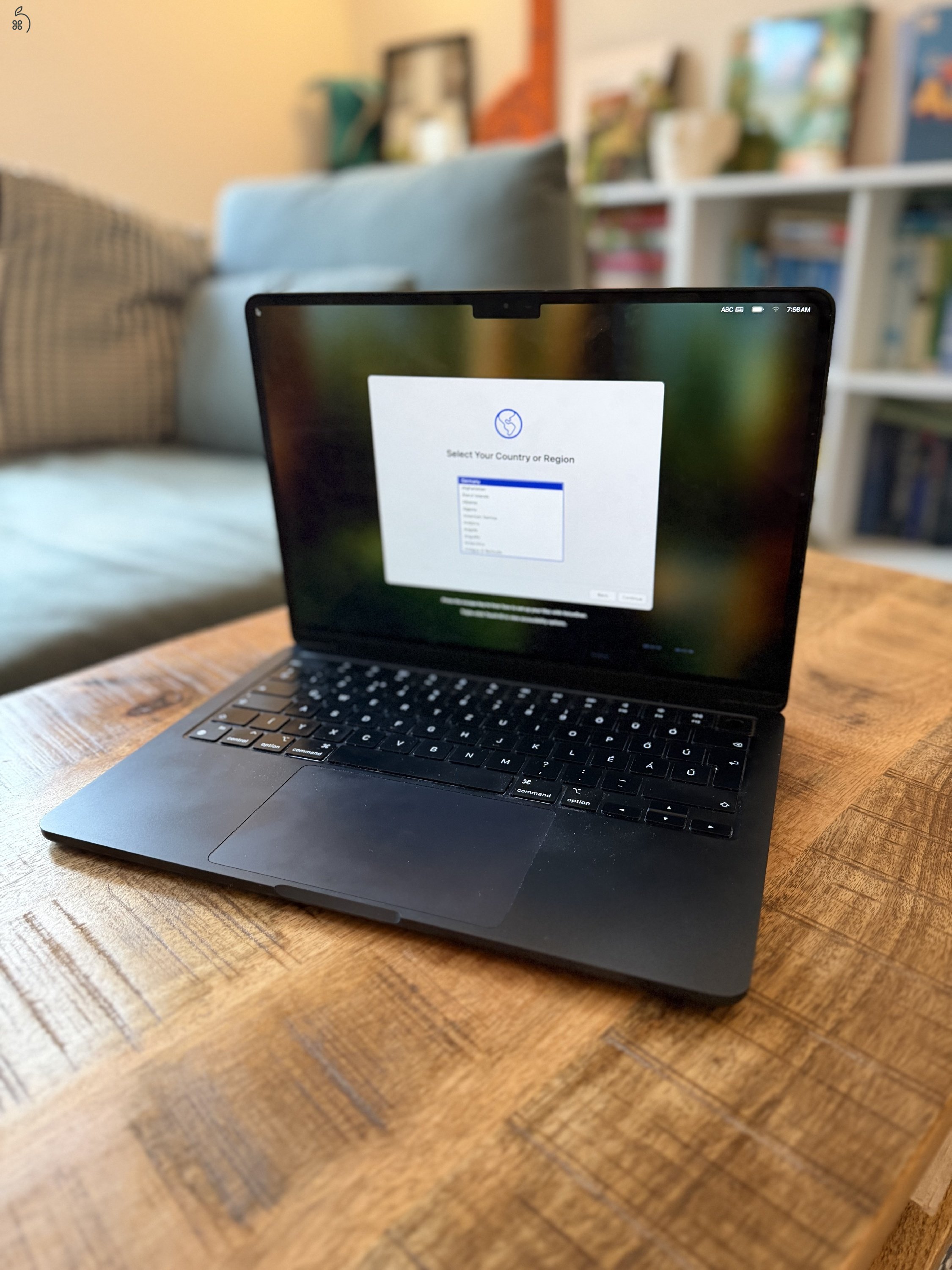  Apple MacBook Air M3 (2024) / 256GB SSD / midnight éjfekete / magyar – 133 megtekintés 