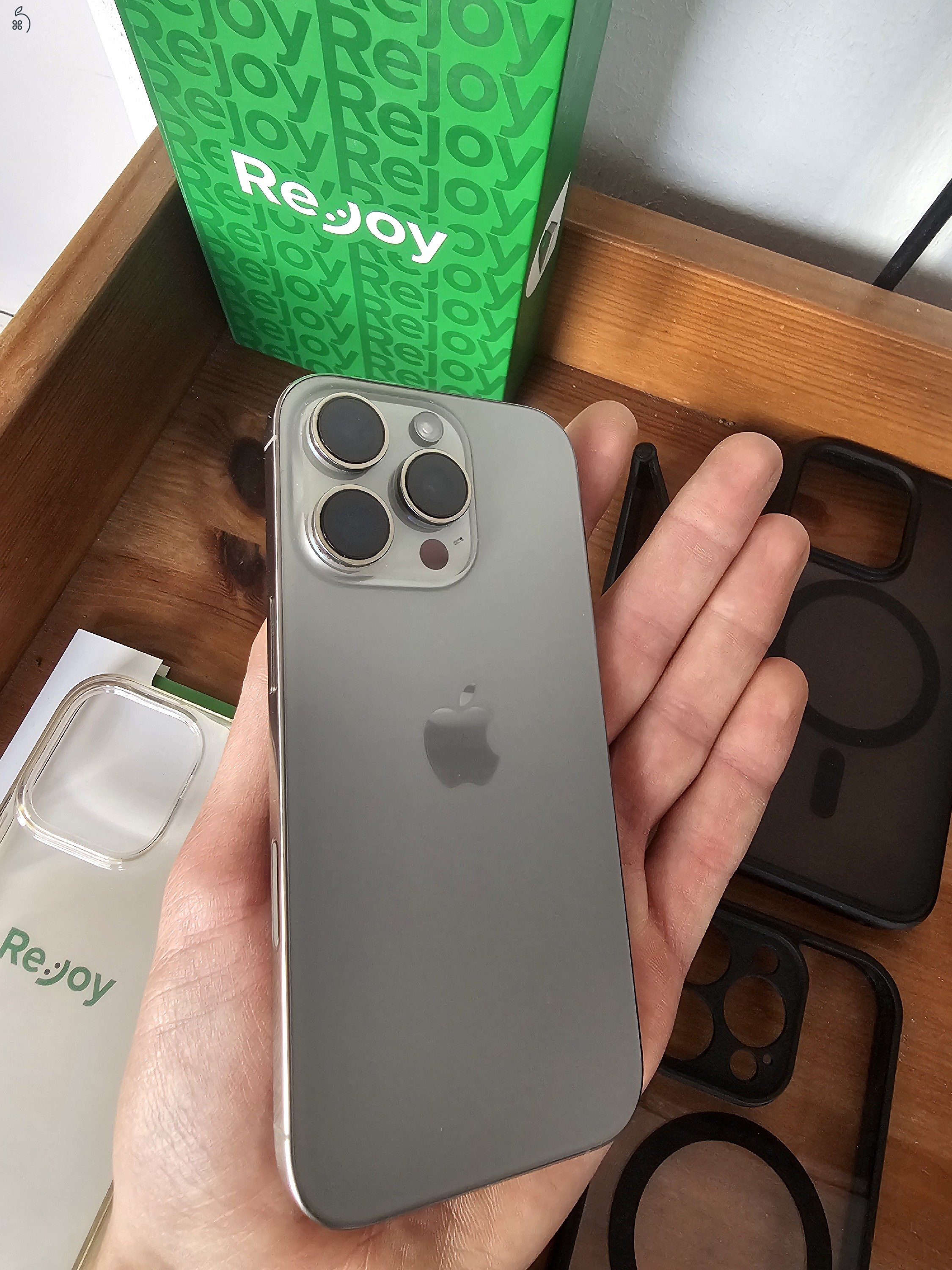 Újszerű Iphone 16 Pro 128Gb Natural Titanium 100% Akku