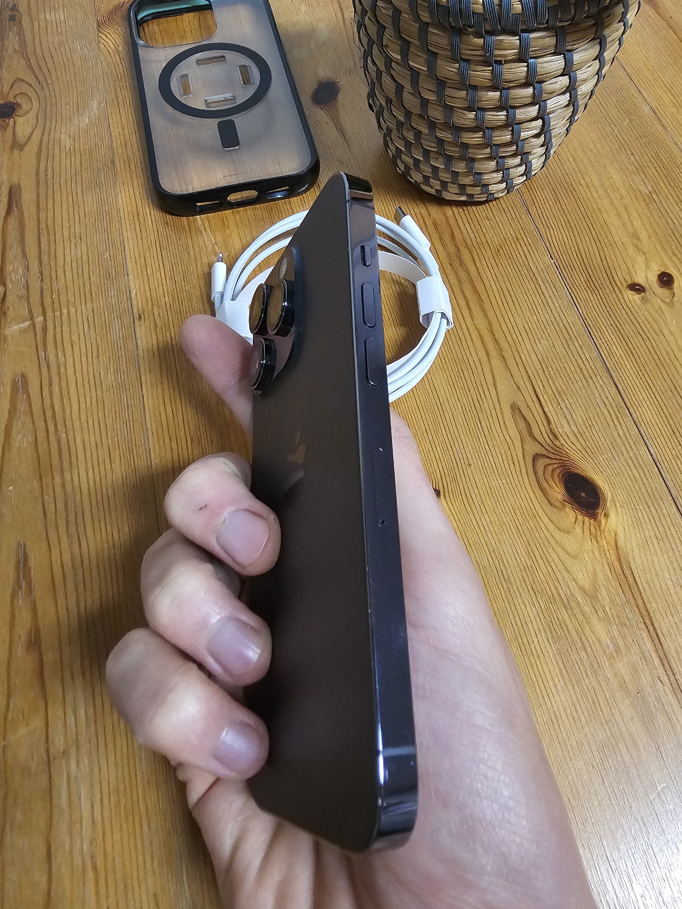 Apple iPhone 14 Pro – lila, eSIM, – megkímélt állapotú 128 Gb, 86% Akku