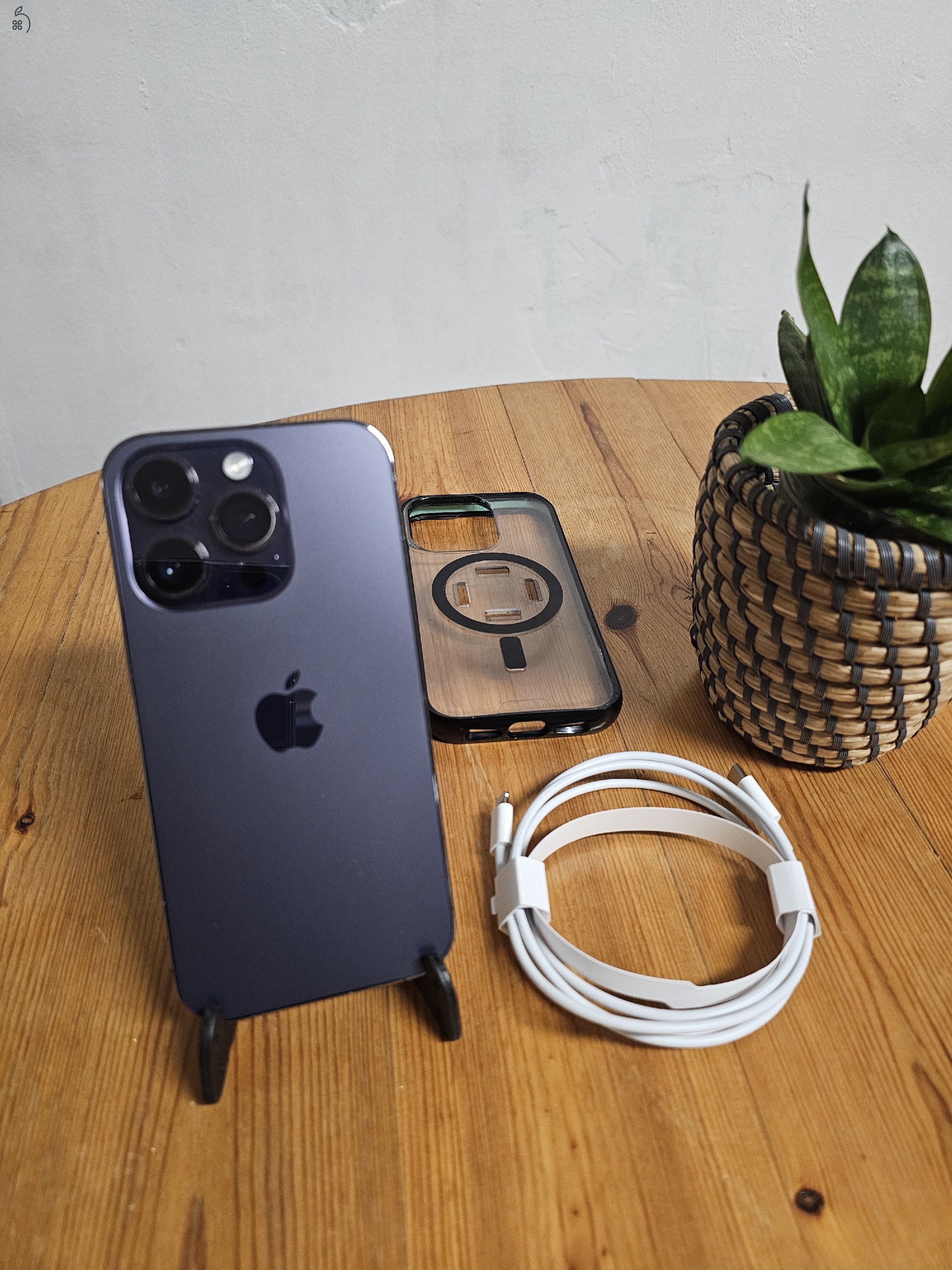 Apple iPhone 14 Pro – lila, eSIM, – megkímélt állapotú 128 Gb, 86% Akku