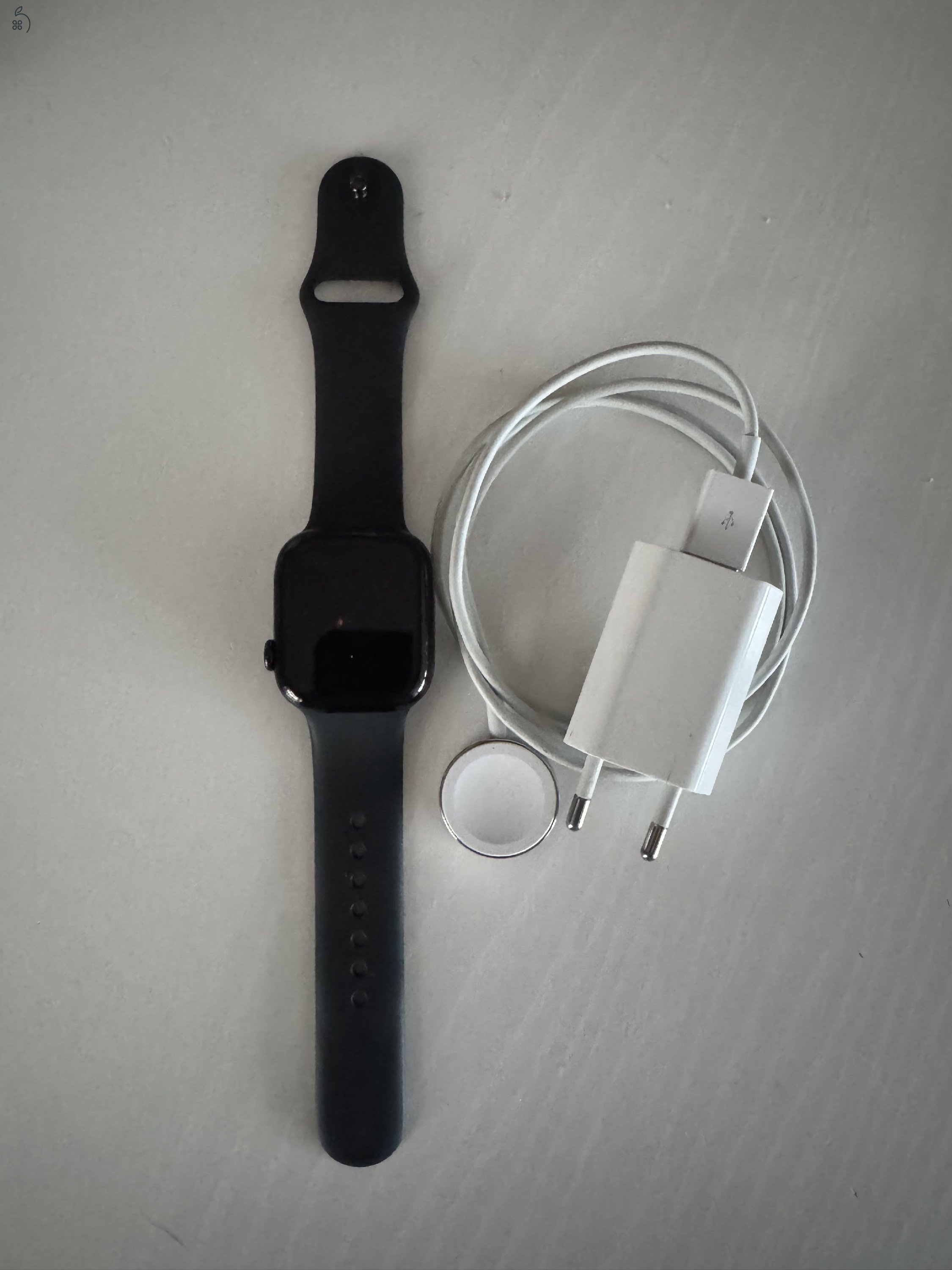 Apple Watch S10 / 42mm / GPS / Kozmoszfekete