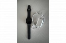Apple Watch S10 / 42mm / GPS / Kozmoszfekete