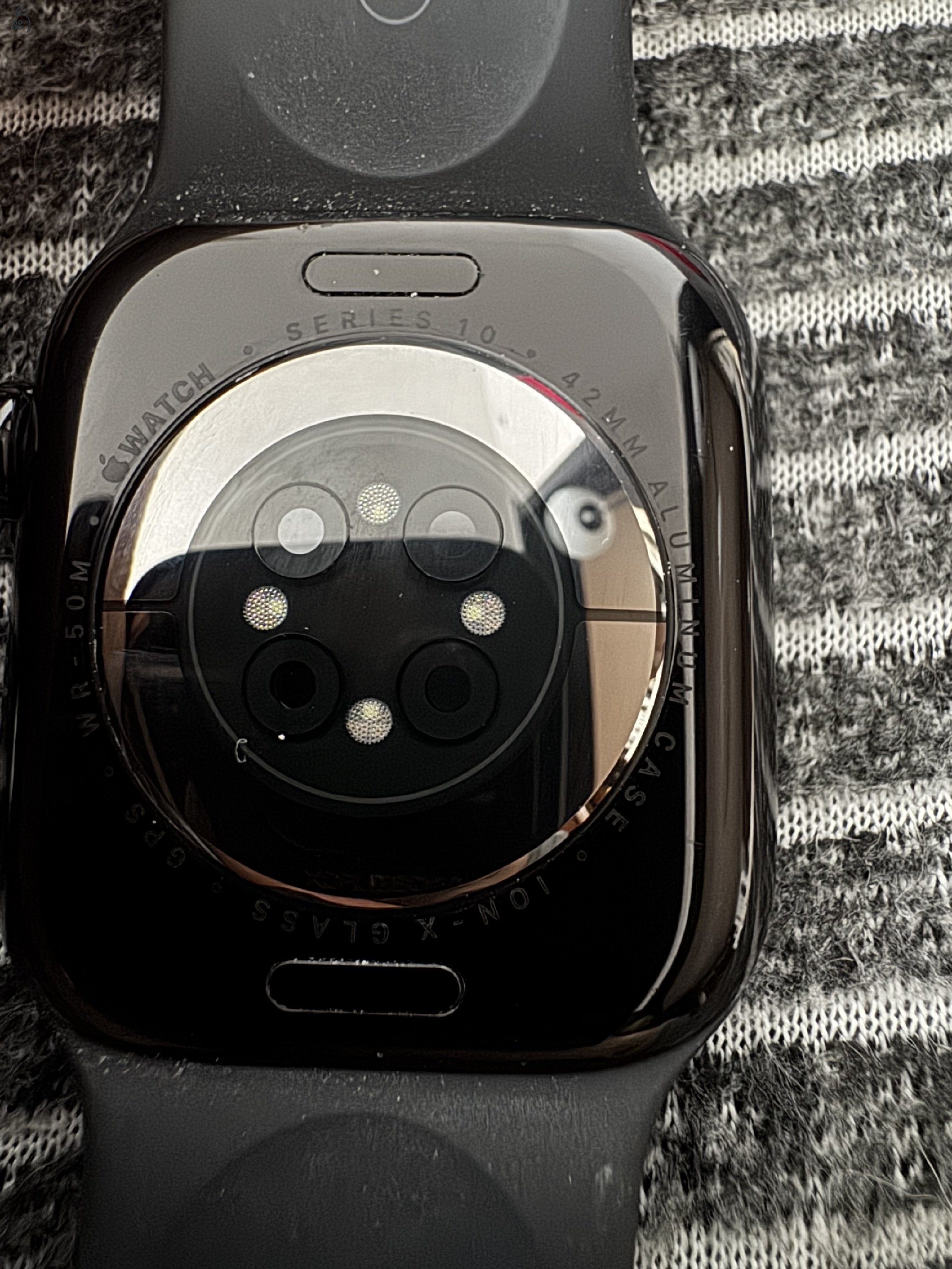 Apple Watch S10 / 42mm / GPS / Kozmoszfekete