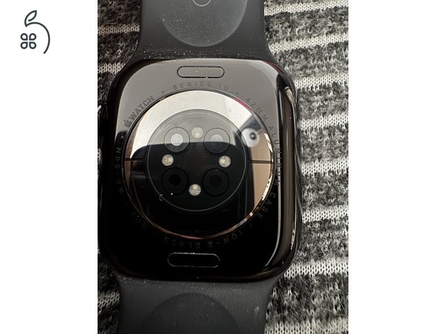 Apple Watch S10 / 42mm / GPS / Kozmoszfekete