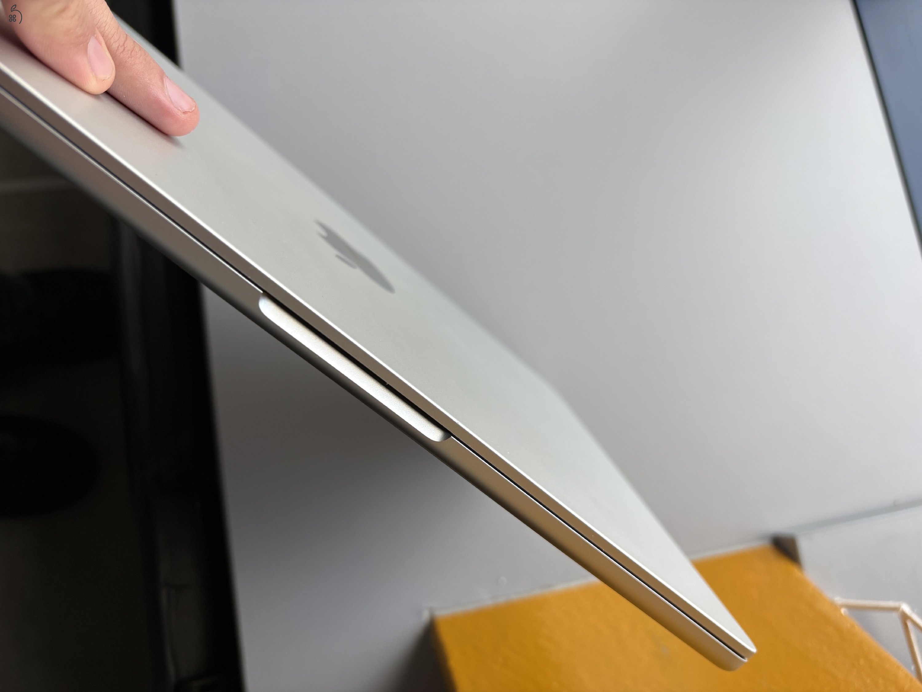 Apple MacBook Air M2 13’ (2022) 256 GB, 8 GB RAM, Ezüst