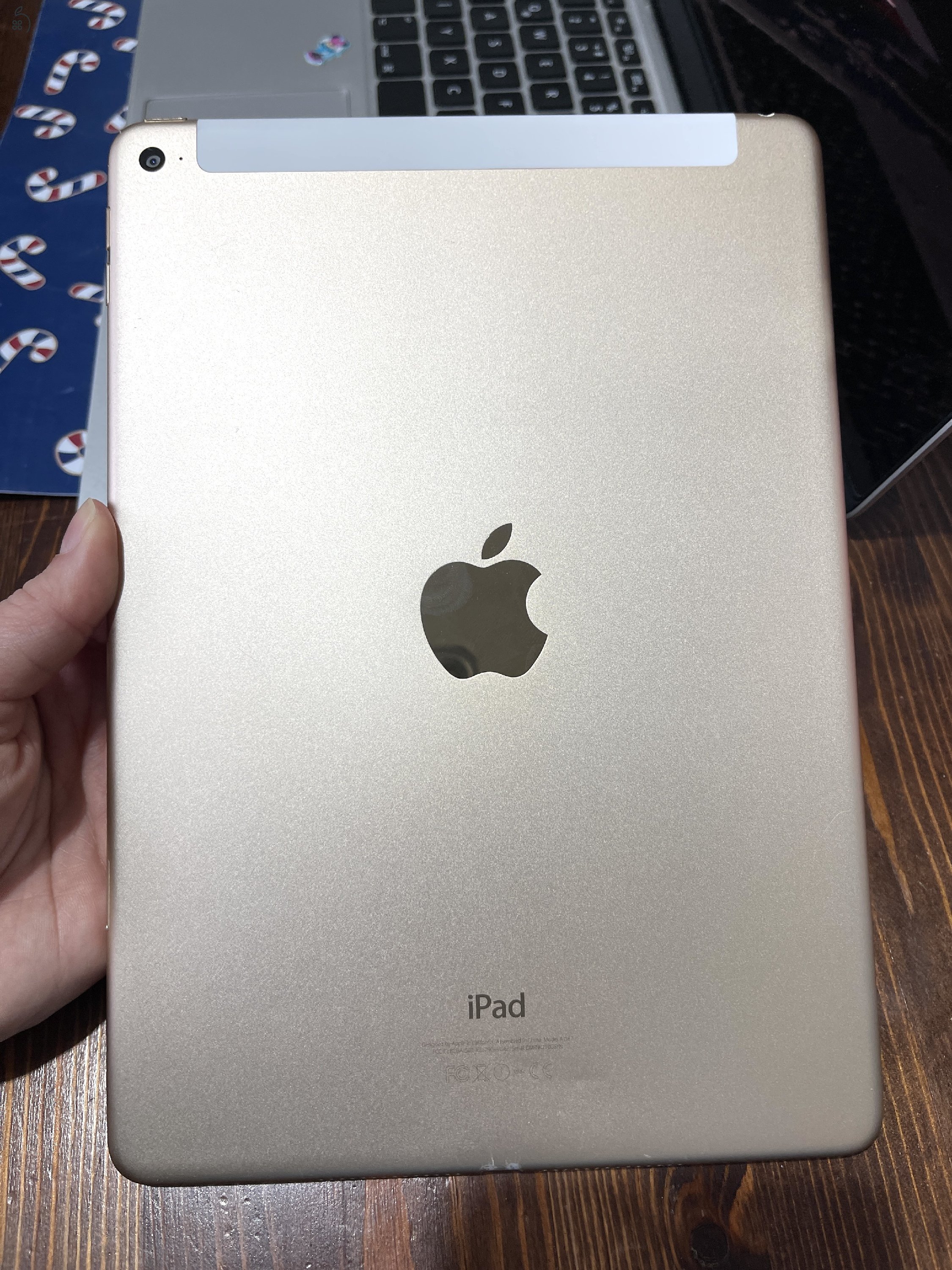 iPad Air 2 Gold 64 GB Wi-Fi + SIM kártyás készülék eladó