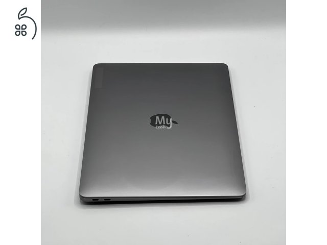 MacBook Air 13″ 2020, M1 8 Cores, 16 GB RAM, 7 core GPU, 256 GB SSD 27% Áfás (0225AB-3644)