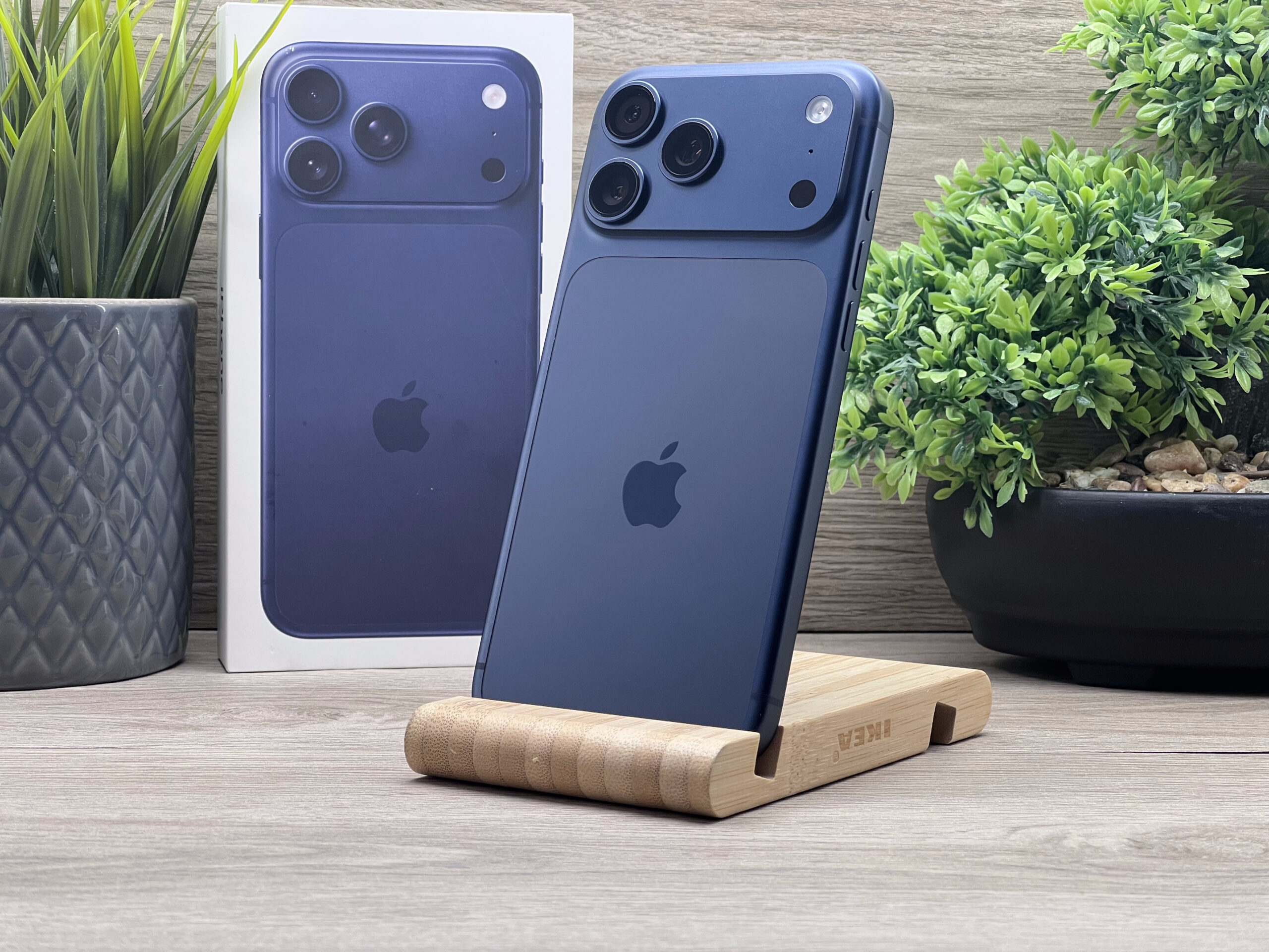 Hibátlan iPhone 17 Pro Max Deep Blue 512GB Dupla E-Sim 2 ÉV Garanciával Számlával 100% Akku (1.Ciklus)