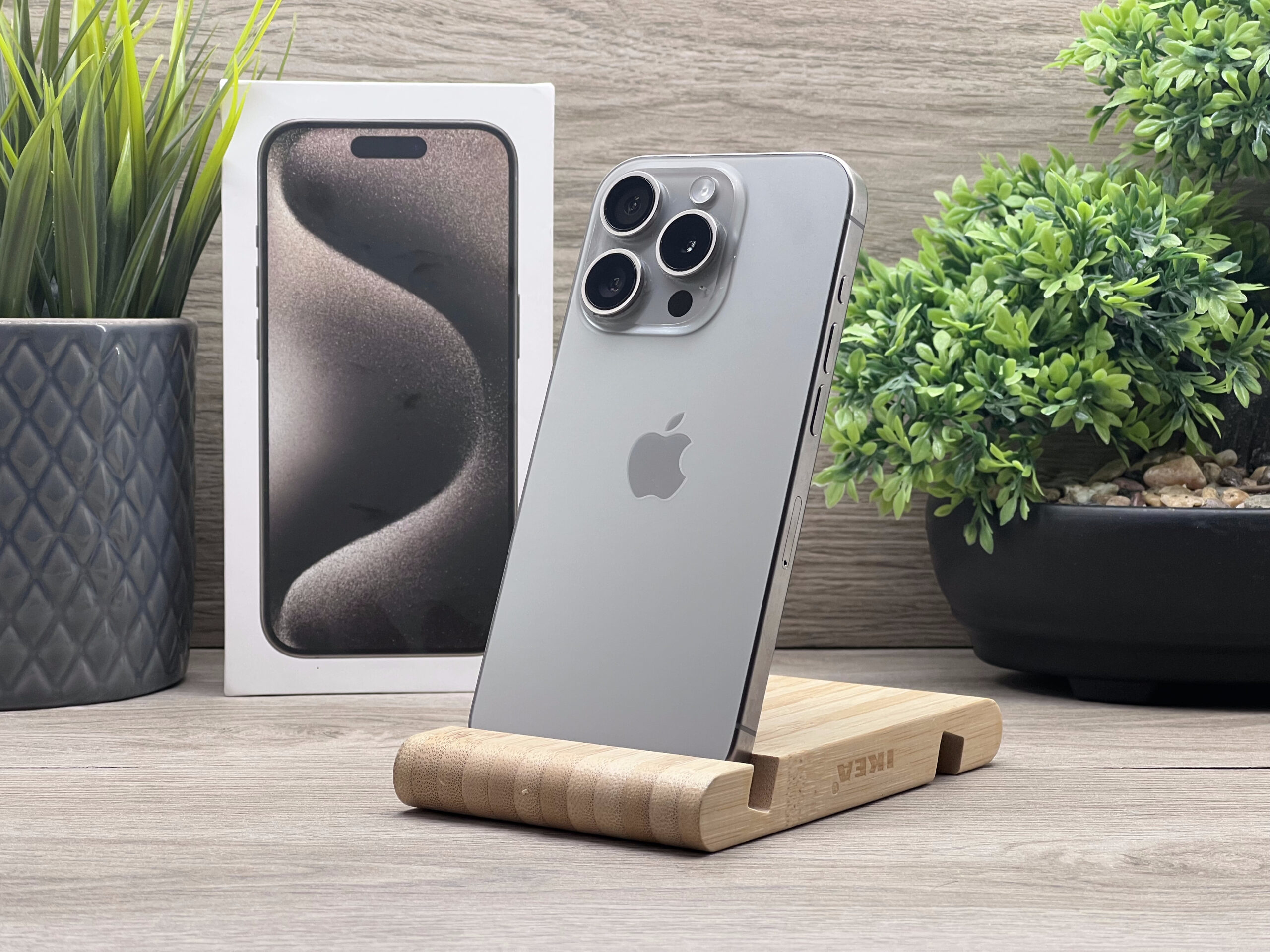 Hibátlan iPhone 15 Pro Natural Titanium 128GB 2 ÉV Garanciával Számlával 90% Akku