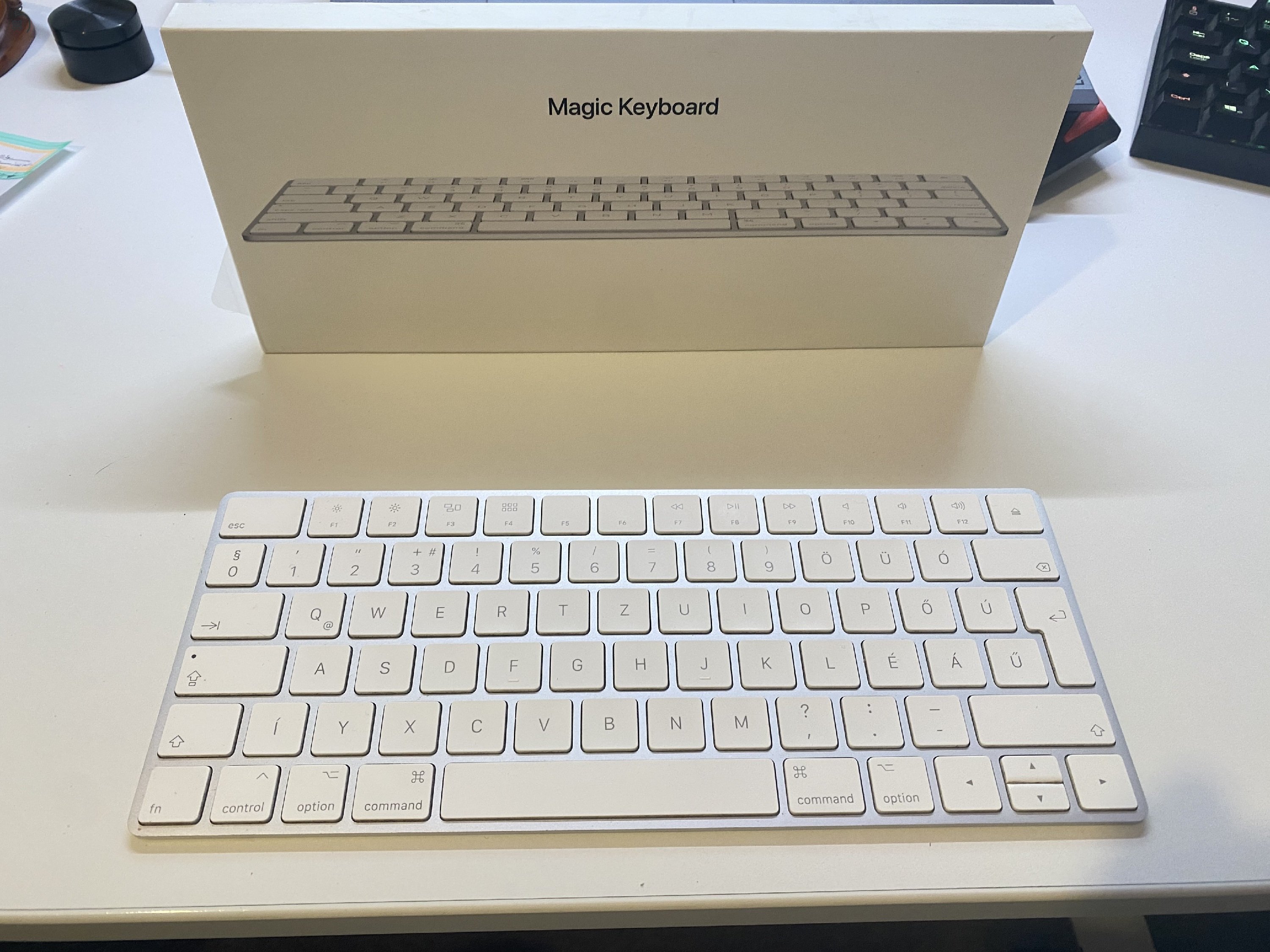 Apple Magic Keyboard Bluteooth A1644 - Magyar