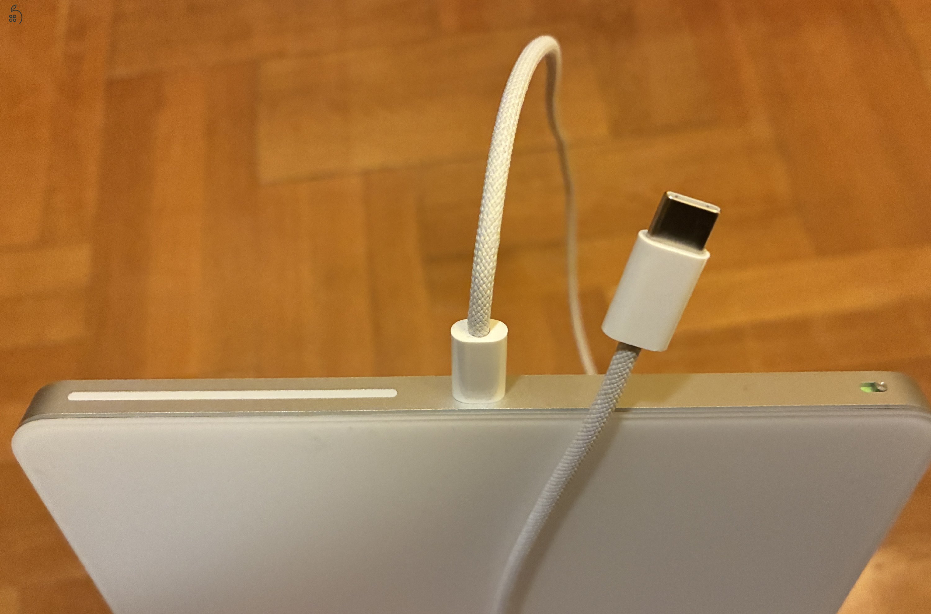  Apple Magic Trackpad 2 (A1535) újszerű állapotban, eredeti kábellel