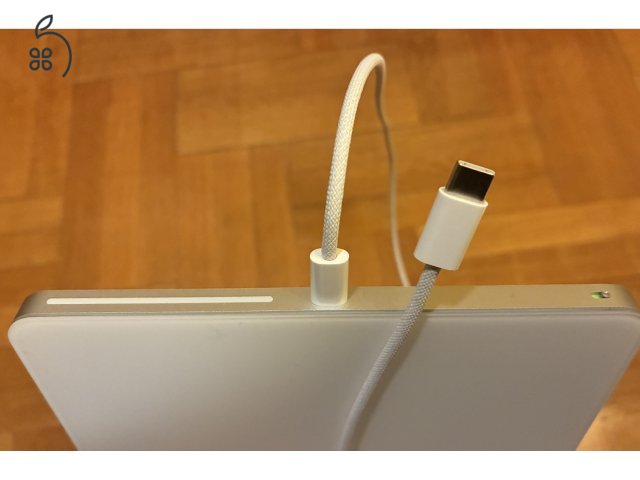  Apple Magic Trackpad 2 (A1535) újszerű állapotban, eredeti kábellel