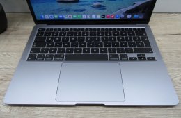 Apple MacBook Air 13” (2020, M1) – Retina, halk erő, akár 15 óra – 16 GB RAM – 256 GB SSD – Használt, szép állapot – 249 ciklus / 86% akku – 3 hónap garancia