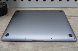 Apple MacBook Air 13” (2020, M1) – Retina, halk erő, akár 15 óra – 16 GB RAM – 256 GB SSD – Használt, szép állapot – 249 ciklus / 86% akku – 3 hónap garancia