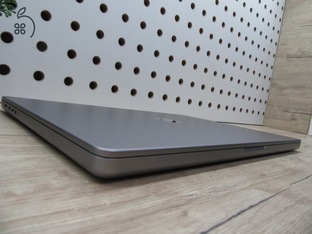 Apple MacBook Pro 16” (2021, M1 Pro) – Liquid Retina XDR + ProMotion 120 Hz, akár 21 óra – 32 GB RAM – 512 GB SSD – Használt, szép állapot – 335 ciklus / 87% akku – 3 hónap garancia
