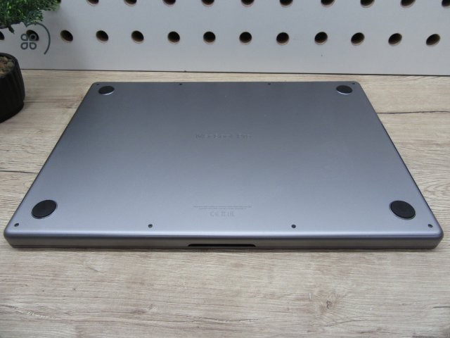 Apple MacBook Pro 16” (2021, M1 Pro) – Liquid Retina XDR + ProMotion 120 Hz, akár 21 óra – 32 GB RAM – 512 GB SSD – Használt, szép állapot – 335 ciklus / 87% akku – 3 hónap garancia