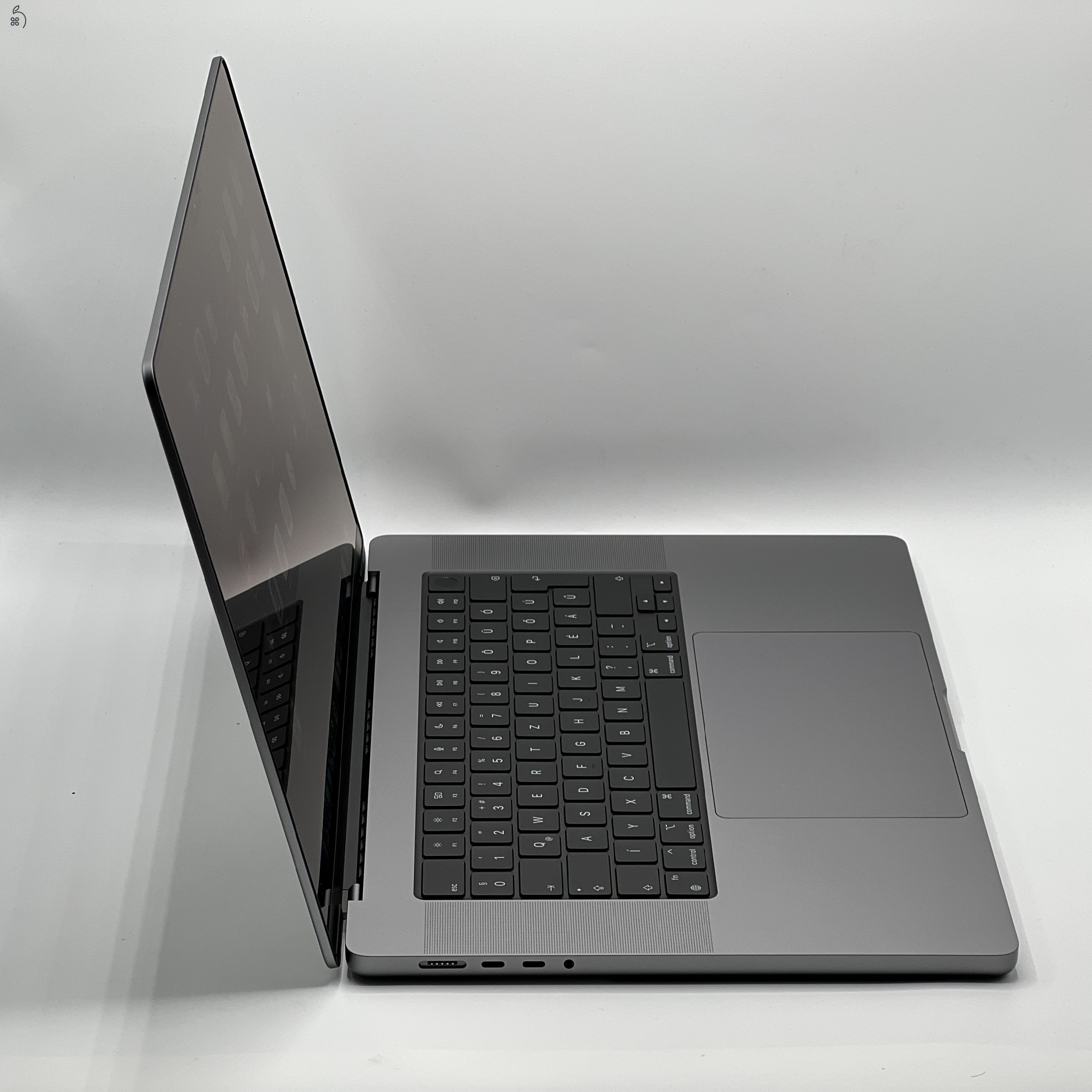 MacBook Pro 16″ 2021, M1 Pro 10 Cores, 32 GB RAM, 16 core GPU, 512 GB SSD 27% Áfás (0240AB-3767)