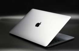 Apple MacBook Pro 13″ Touch Bar 2019 i5 128 GB Space Gray akku - 12 HÓ GARANCIA