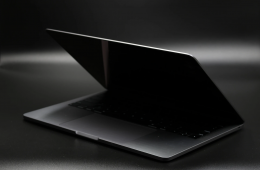 Apple MacBook Pro 13″ Touch Bar 2019 i5 128 GB Space Gray akku - 12 HÓ GARANCIA