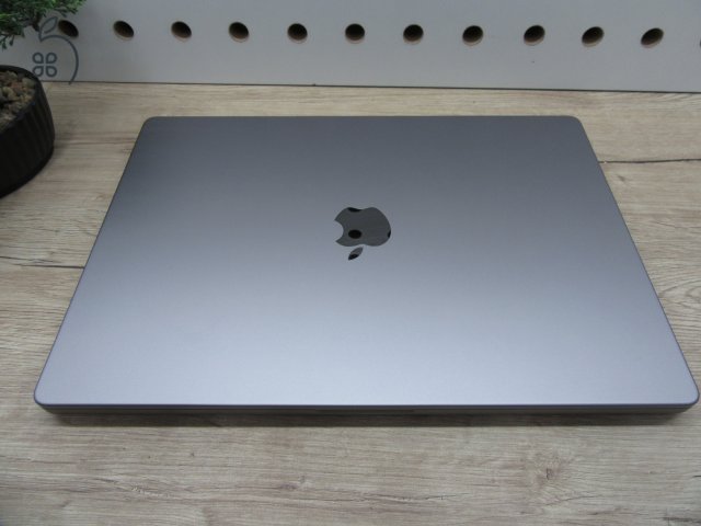 Apple MacBook Pro 16” (2021, M1 Pro) – Liquid Retina XDR + ProMotion 120 Hz, akár 21 óra – 32 GB RAM – 1 TB SSD – Használt, szép állapot – 148 ciklus / 95% akku – 3 hónap garancia