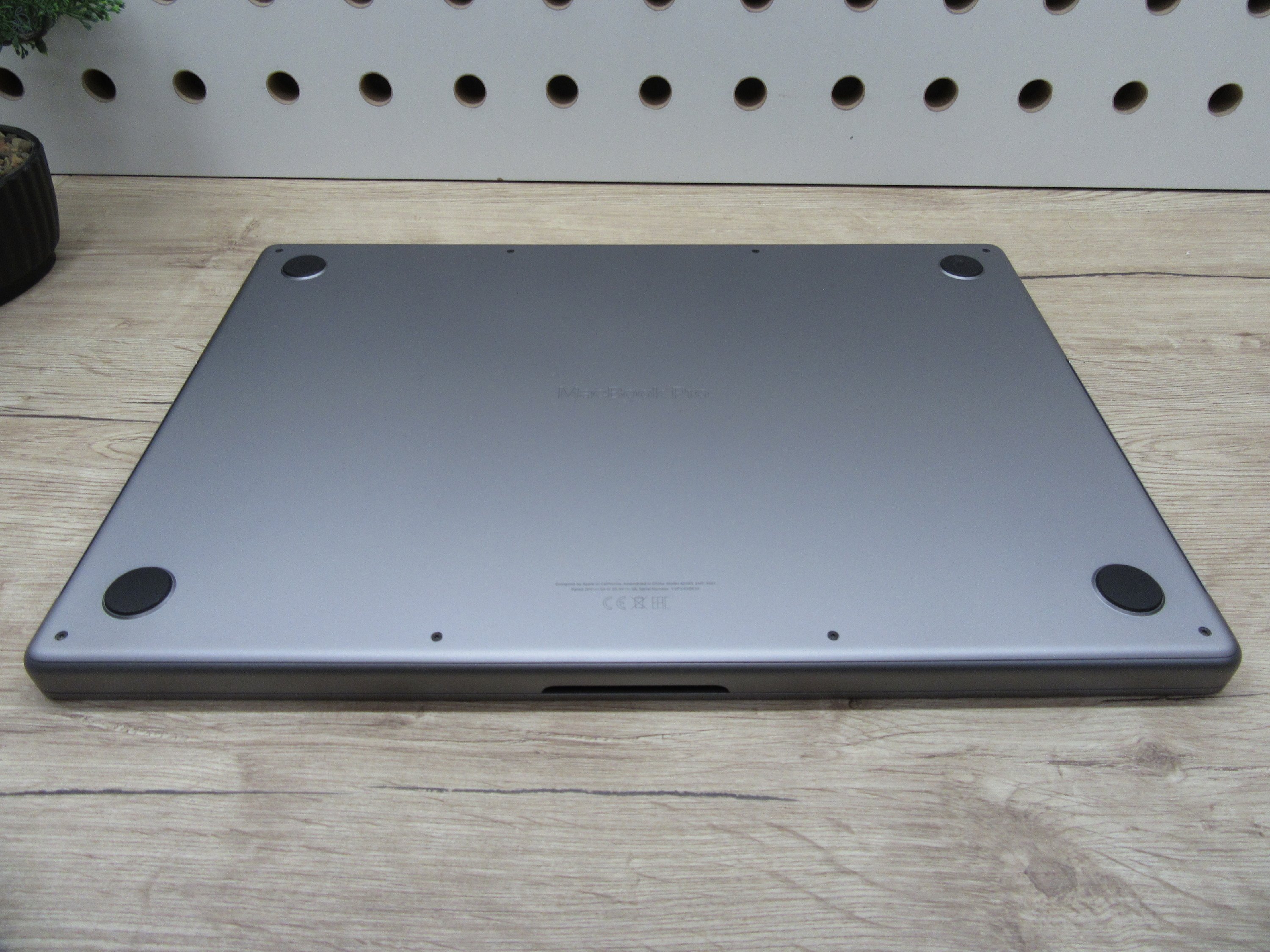 Apple MacBook Pro 16” (2021, M1 Pro) – Liquid Retina XDR + ProMotion 120 Hz, akár 21 óra – 32 GB RAM – 1 TB SSD – Használt, szép állapot – 148 ciklus / 95% akku – 3 hónap garancia