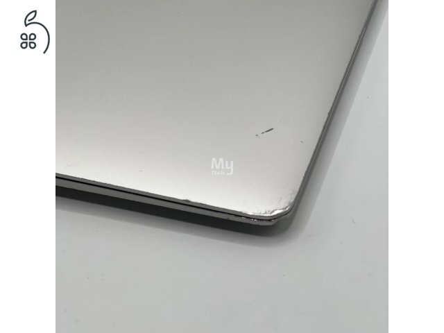 MacBook Air 13″ 2020, M1 8 Cores, 16 GB RAM, 7 core GPU, 256 GB SSD 27% Áfás (0227AB-3644)