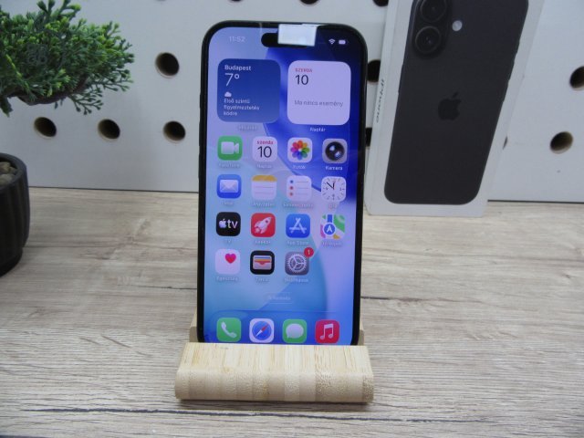 Apple iPhone 16 – Black – 128 GB – Használt, karcmentes – 100% akku / 80 ciklus – Garancia 2026. 09. 09-ig