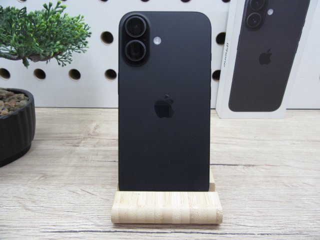 Apple iPhone 16 – Black – 128 GB – Használt, karcmentes – 100% akku / 80 ciklus – Garancia 2026. 09. 09-ig