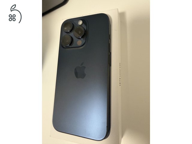 iPhone 15 Pro 128 GB, kék titán színben